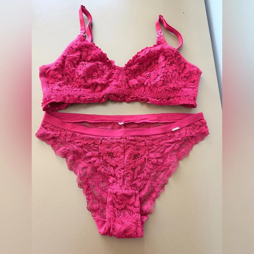 Red Lace Bralette & Panties Matching Set - Women's Intimates